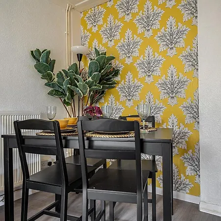 Vakantiehuis Bright 2-bed With Garden And Parking Bristol