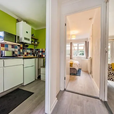 Nyaraló Bright 2-bed With Garden And Parking Bristol