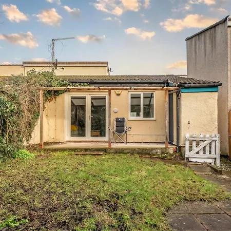 Bright 2-bed With Garden And Parking Bristol