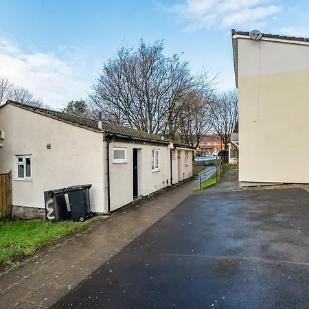 Bright 2-bed With Garden And Parking 度假居 布里斯托